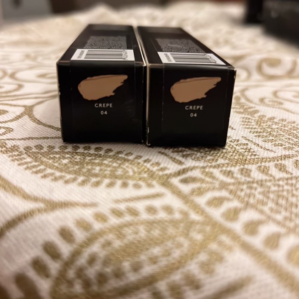 ONLY 1 LEFT! Price is for one only Fenty Beauty eye brightener in crepe. - Picture 2 of 3